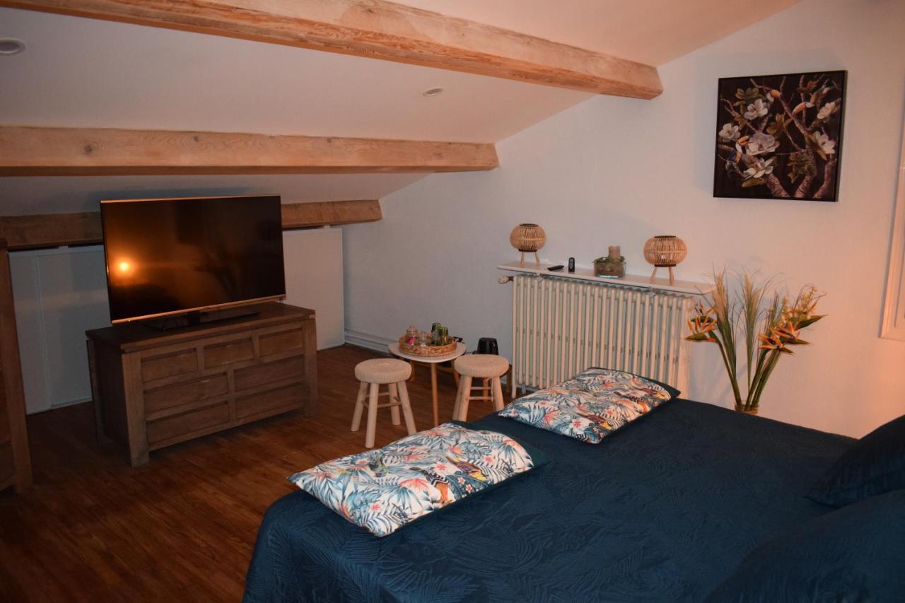 Domaine La Tuilerie Panzió Guîtres Kültér fotó